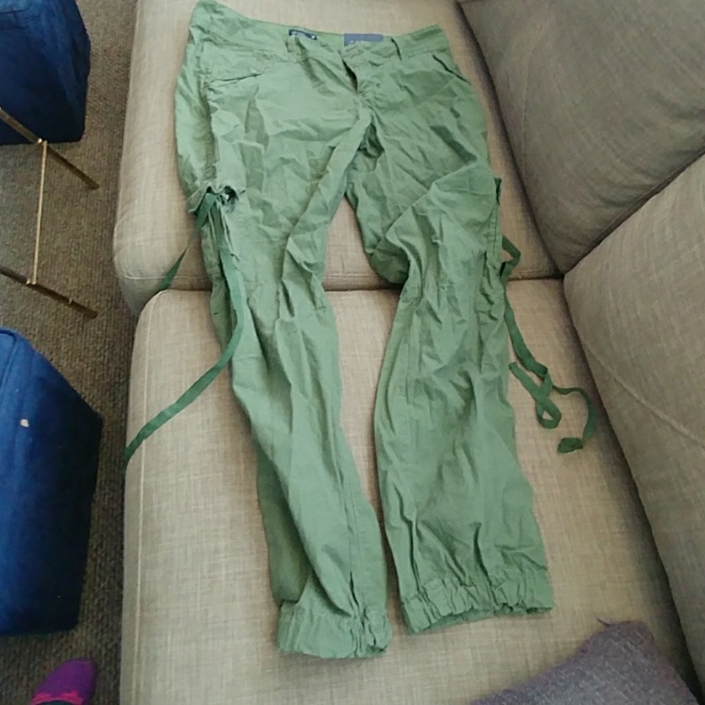 American eagle cargo pants size 8 nwt